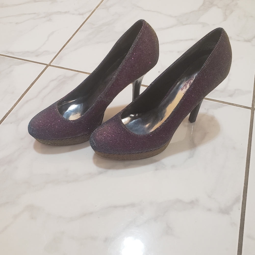 Nine & Co. Sparkle Pumps Size 8